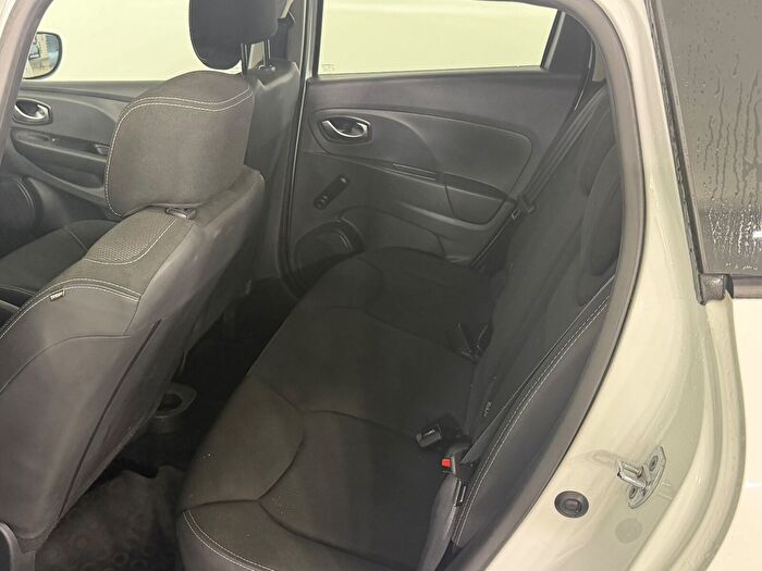 Renault Clio Sport Tourer 1.5 DCI Joy araç görseli 16