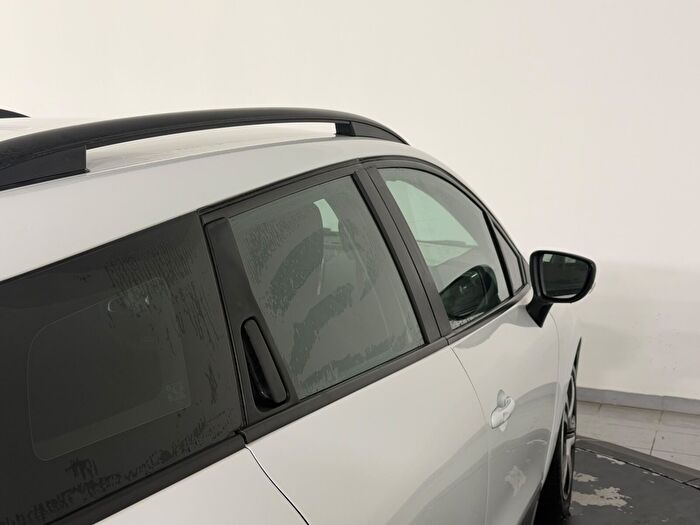 Renault Clio Sport Tourer 1.5 DCI Joy araç görseli 11