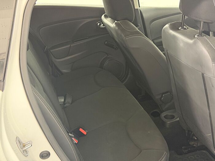 Renault Clio Sport Tourer 1.5 DCI Joy araç görseli 14