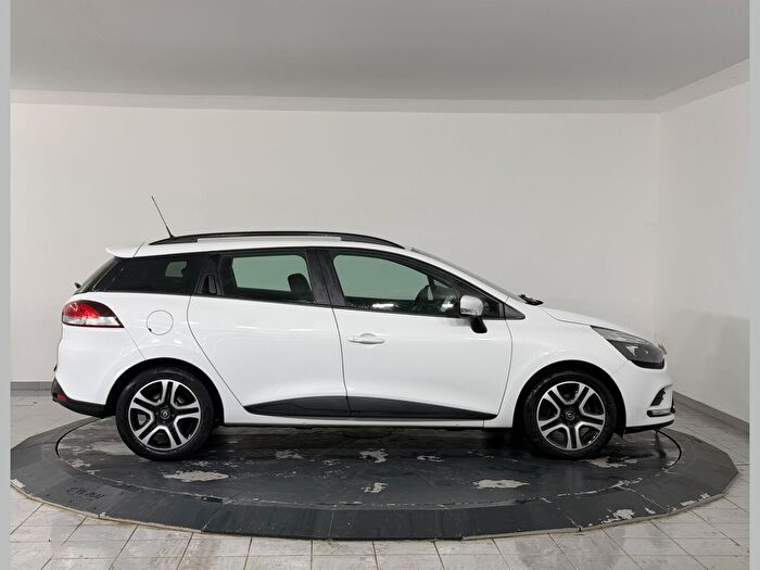 Renault Clio Sport Tourer 1.5 DCI Joy araç görseli 4
