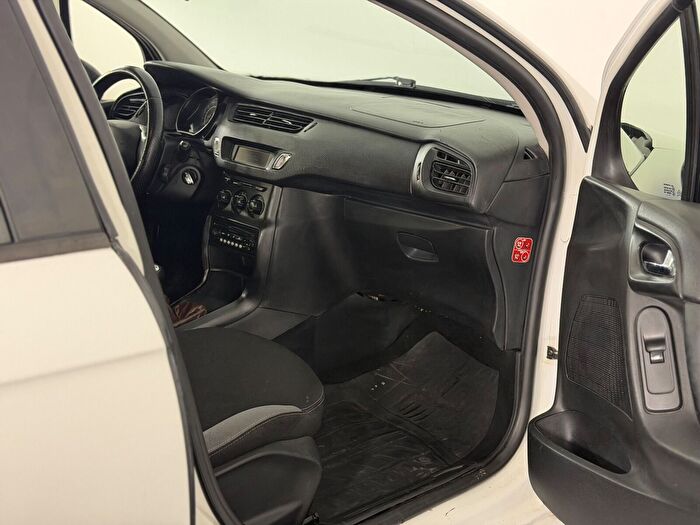 Citroen C3 1.4 HDI Attraction araç görseli 12