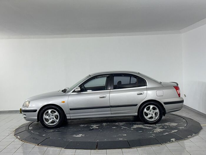 Hyundai Elantra 1.6i GLS Otomatik araç görseli 6