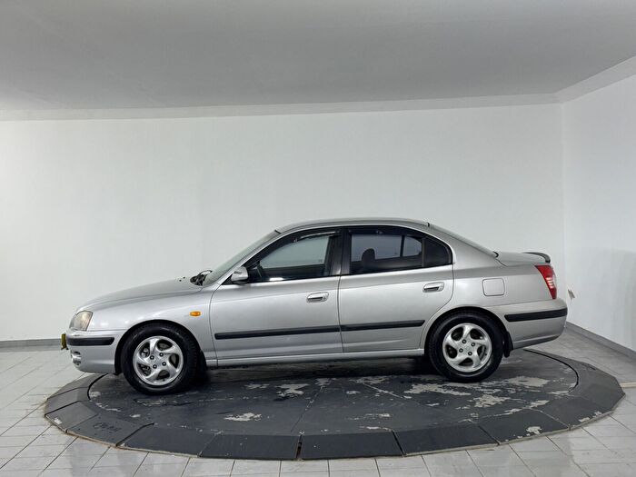 Hyundai Elantra 1.6i GLS Otomatik araç görseli 5