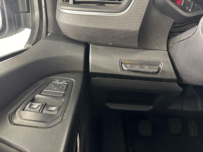 Renault Trafic 2.0 DCI 6m3 Grand Confort araç görseli 24