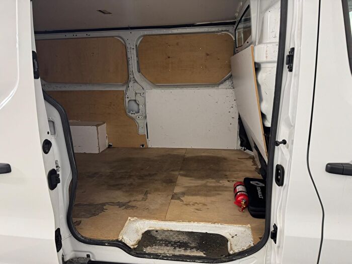 Renault Trafic 2.0 DCI 6m3 Grand Confort araç görseli 21