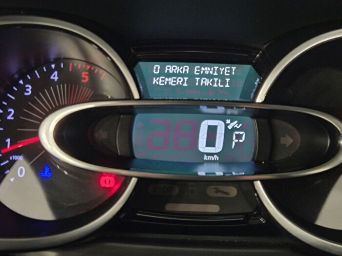 Renault Clio 1.5 DCI Icon EDC araç görseli 21