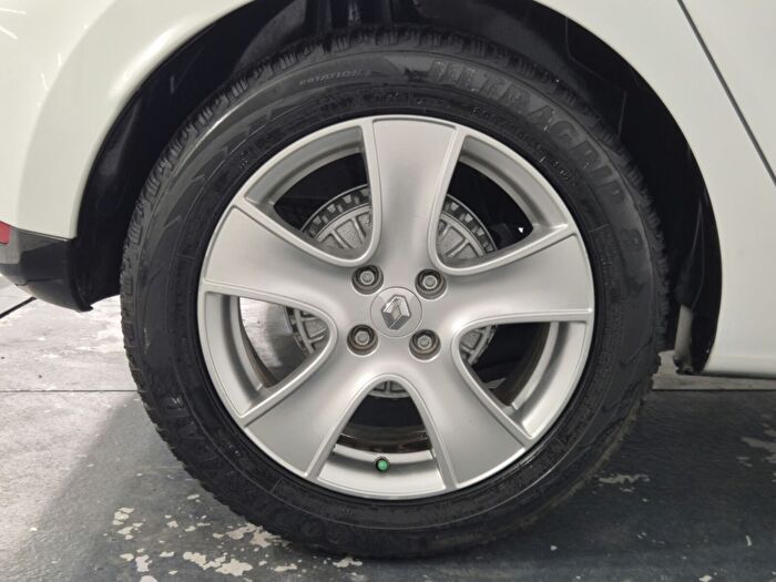Renault Clio 1.5 DCI Icon EDC araç görseli 26