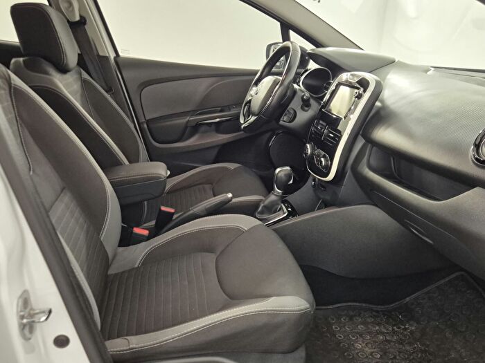 Renault Clio 1.5 DCI Icon EDC araç görseli 16