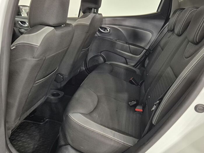 Renault Clio 1.5 DCI Icon EDC araç görseli 18