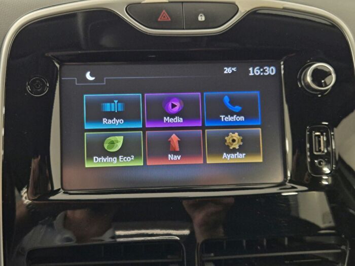 Renault Clio 1.5 DCI Icon EDC araç görseli 19