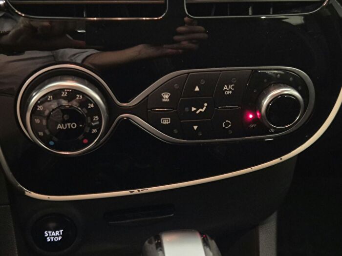 Renault Clio 1.5 DCI Icon EDC araç görseli 20