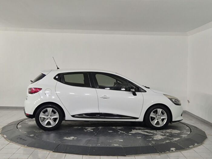 Renault Clio 1.5 DCI Icon EDC araç görseli 4