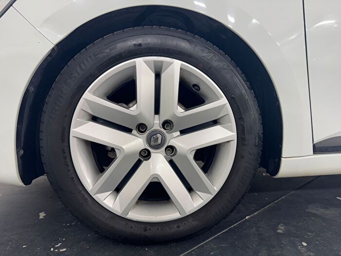 Renault Clio 1.0 SCe Joy araç görseli 27