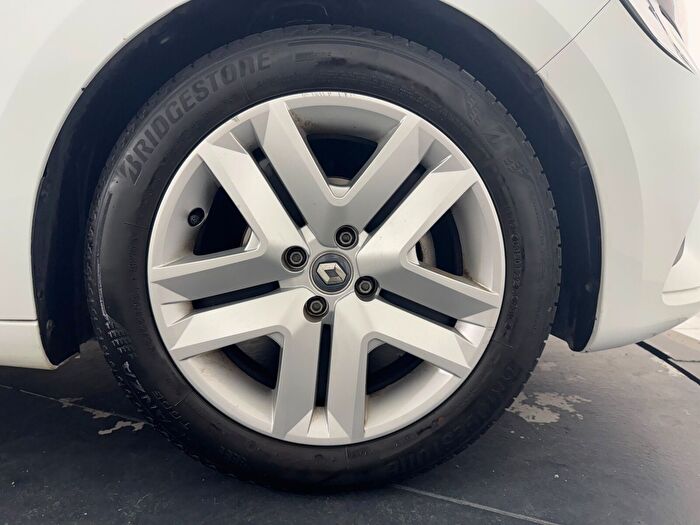 Renault Clio 1.0 SCe Joy araç görseli 26