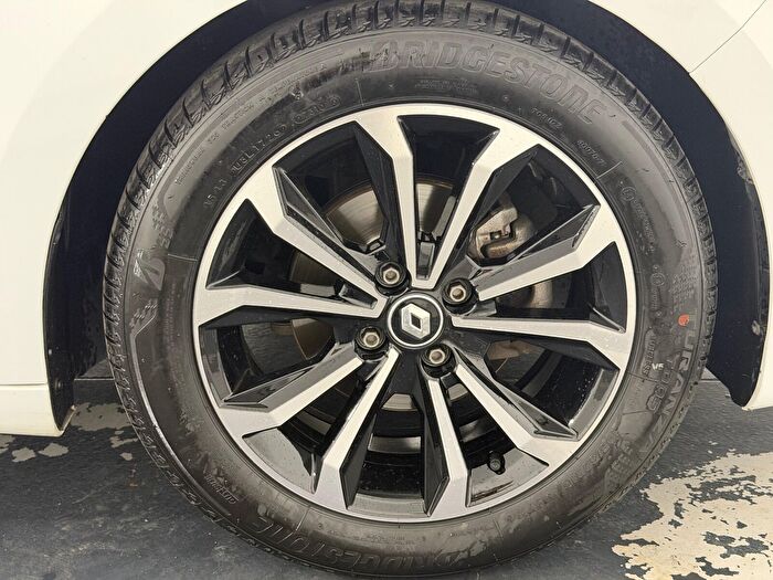 Renault Clio 1.0 SCe Joy araç görseli 28