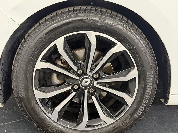 Renault Clio 1.0 SCe Joy araç görseli 27