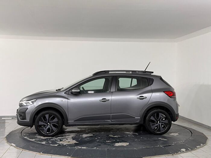 Dacia Sandero Stepway 1.0 TCE Expression CVT araç görseli 5