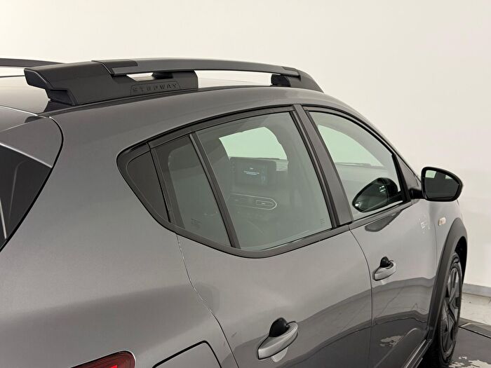 Dacia Sandero Stepway 1.0 TCE Expression CVT araç görseli 11