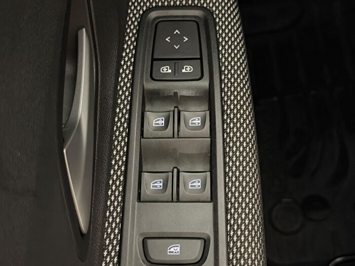 Dacia Sandero Stepway 1.0 TCE Expression CVT araç görseli 23