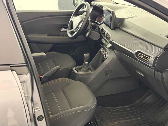 Dacia Sandero Stepway 1.0 TCE Expression CVT araç görseli 13