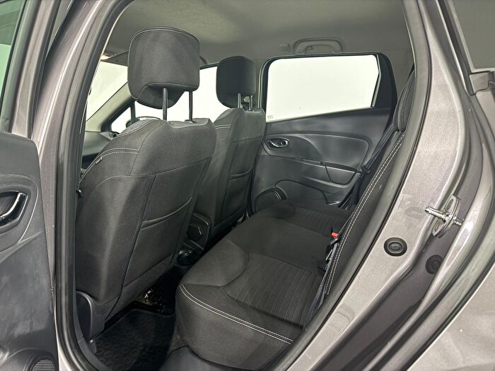 Renault Clio Sport Tourer 1.2 Turbo Icon EDC araç görseli 14