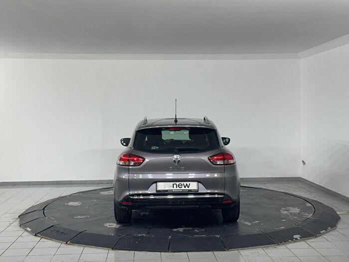 Renault Clio Sport Tourer 1.2 Turbo Icon EDC araç görseli 6