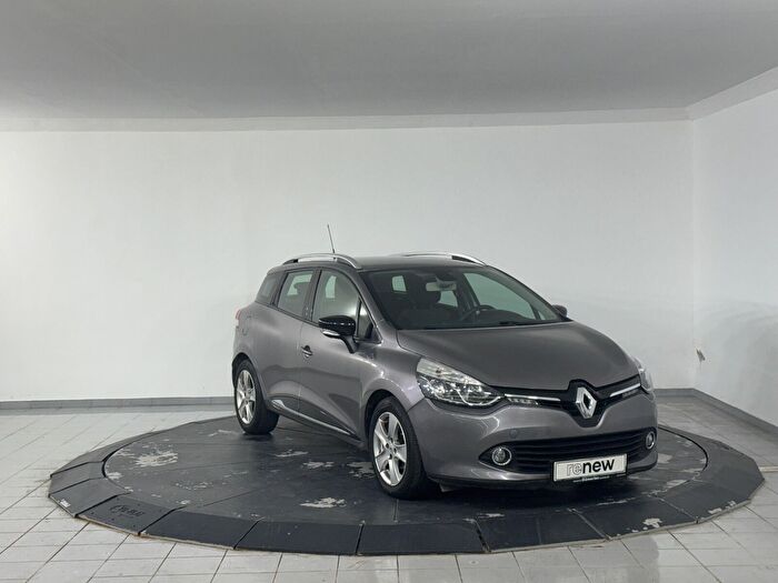 Renault Clio Sport Tourer 1.2 Turbo Icon EDC araç görseli 3