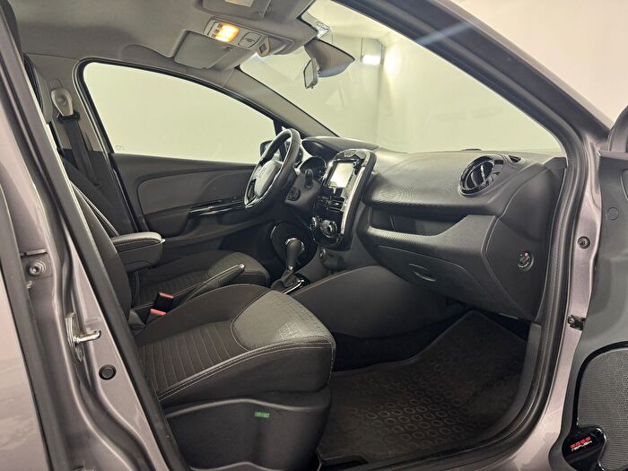 Renault Clio Sport Tourer 1.2 Turbo Icon EDC araç görseli 12