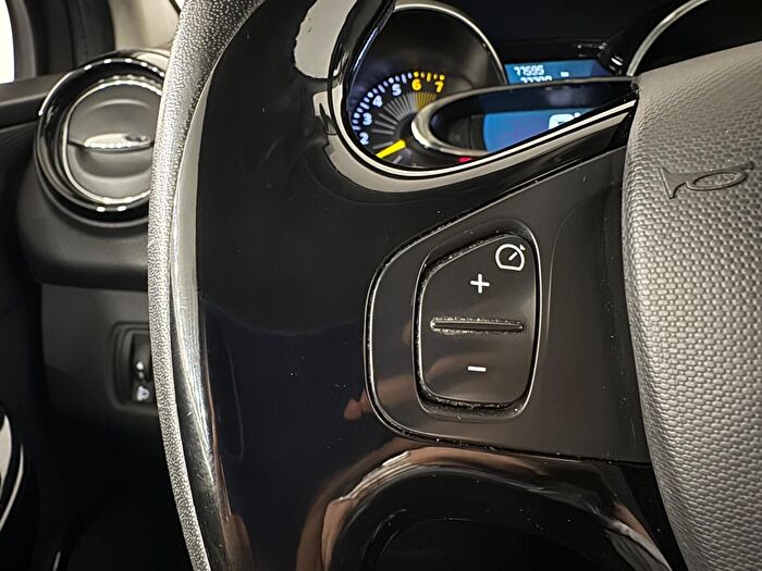 Renault Clio Sport Tourer 1.2 Turbo Icon EDC araç görseli 19