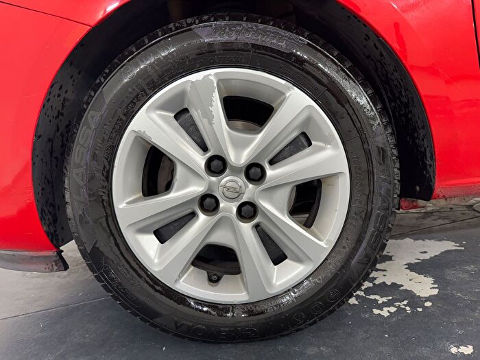 Opel Corsa 1.2 Essentia araç görseli 24