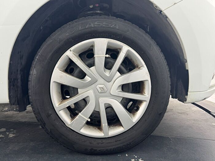 Renault Symbol 1.5 DCI Joy araç görseli 24