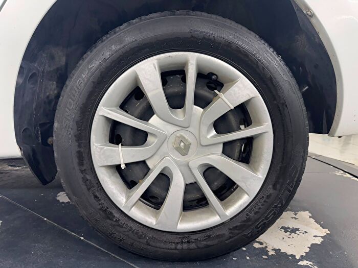 Renault Symbol 1.5 DCI Joy araç görseli 26