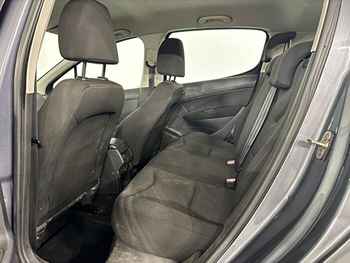 Peugeot 308 1.6 VTI Comfort Pack Otomatik araç görseli 13