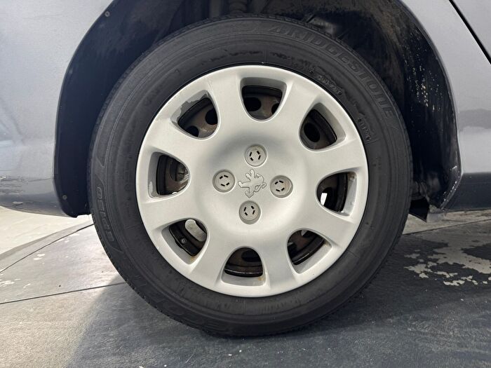 Peugeot 308 1.6 VTI Comfort Pack Otomatik araç görseli 24