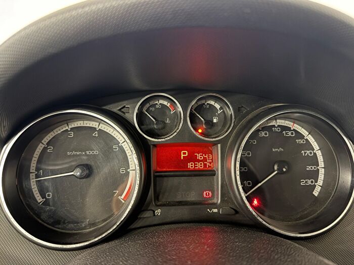 Peugeot 308 1.6 VTI Comfort Pack Otomatik araç görseli 15