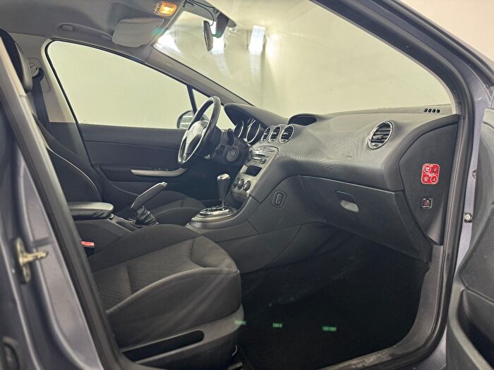 Peugeot 308 1.6 VTI Comfort Pack Otomatik araç görseli 11
