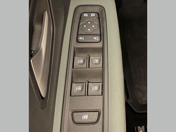 Dacia Sandero Stepway 1.2 Eco-G Extreme araç görseli 25