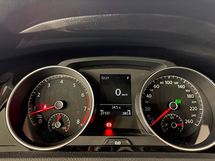 Volkswagen Golf 16