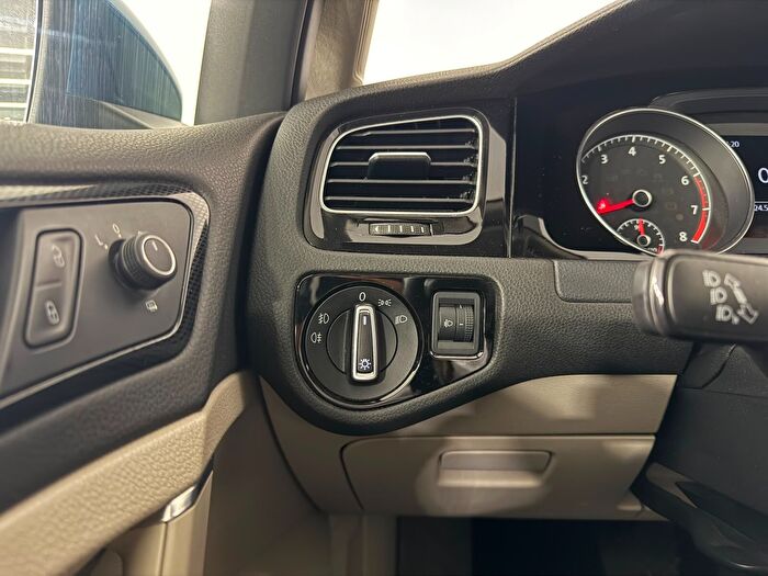 Volkswagen Golf 13