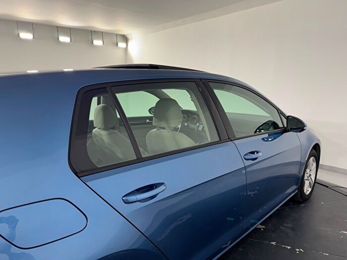 Volkswagen Golf 10