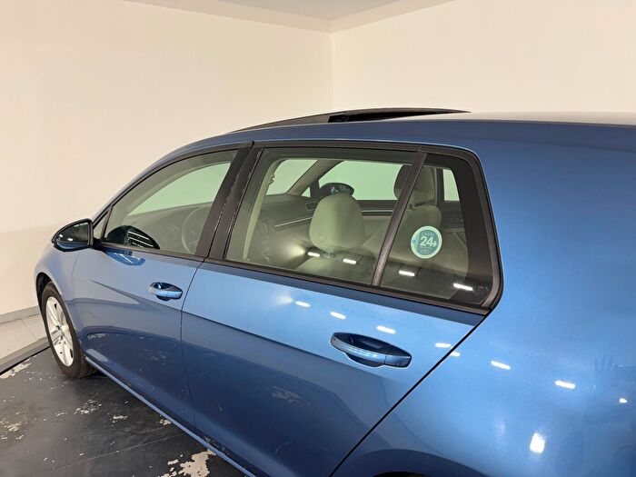 Volkswagen Golf 9