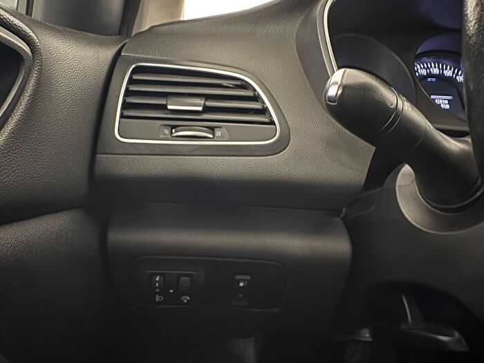 Renault Megane Sedan 1.5 DCI Touch EDC araç görseli 17