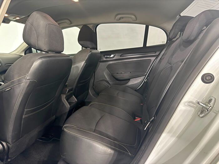 Renault Megane Sedan 1.5 DCI Touch EDC araç görseli 15