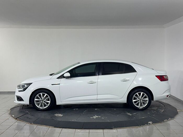 Renault Megane Sedan 1.5 DCI Touch EDC araç görseli 5
