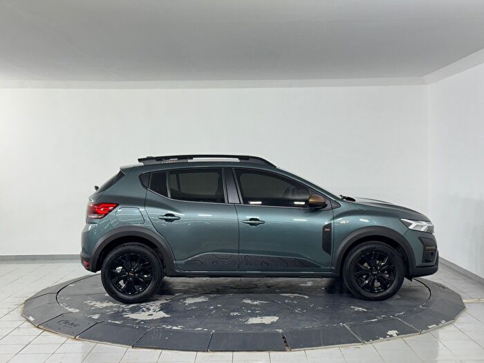 Dacia Sandero Stepway 1.0 TCE Extreme CVT araç görseli 4
