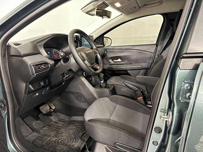 Dacia Sandero Stepway 1.0 TCE Extreme CVT araç görseli 12