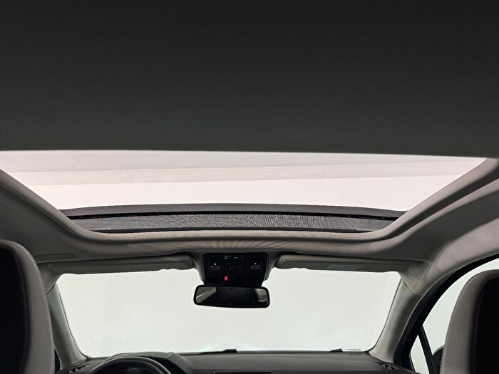Renault Captur 1.3 TCe Icon EDC araç görseli 24
