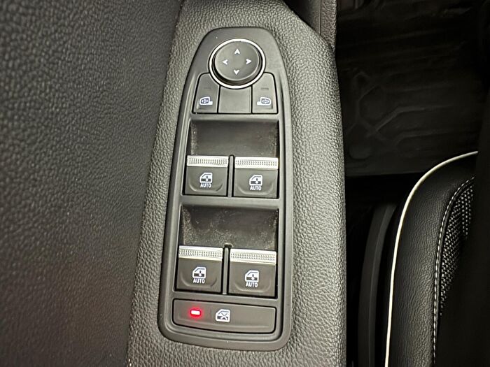 Renault Captur 1.3 TCe Icon EDC araç görseli 30