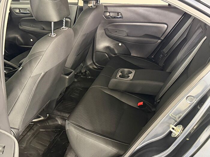 Honda City 1.5 i-VTEC Executive CVT araç görseli 14