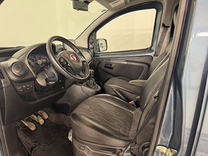 Fiat Fiorino Combi 1.4 Eko Premio araç görseli 12